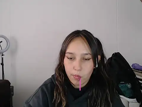 Skarlet Adams28 online show from March 2025 08:43:01 PM