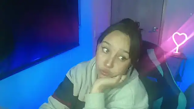 Skarlet Adams28 online show from April 2026 01:15:01 AM