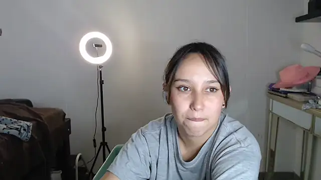 Skarlet Adams28 online show from March 2025 01:43:02 AM