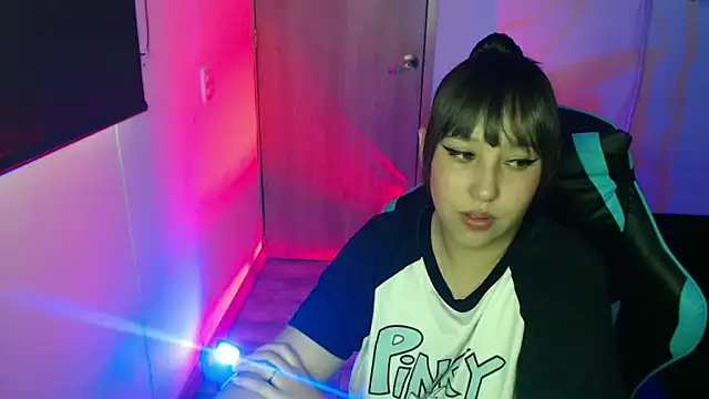 Skarlet Adams28 online show from April 2026 08:42:02 PM