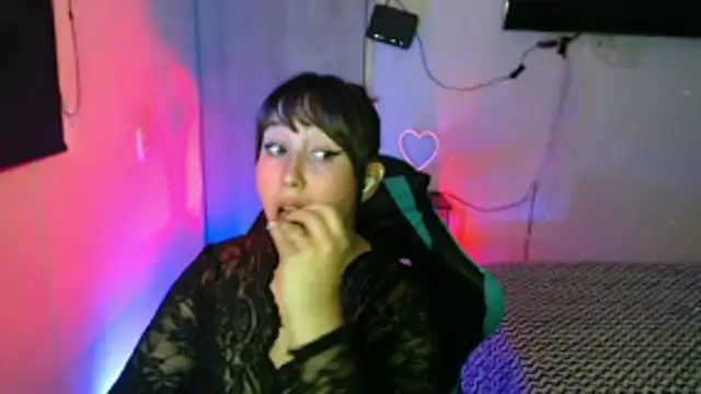 Skarlet Adams28 online show from April 2026 09:21:02 PM