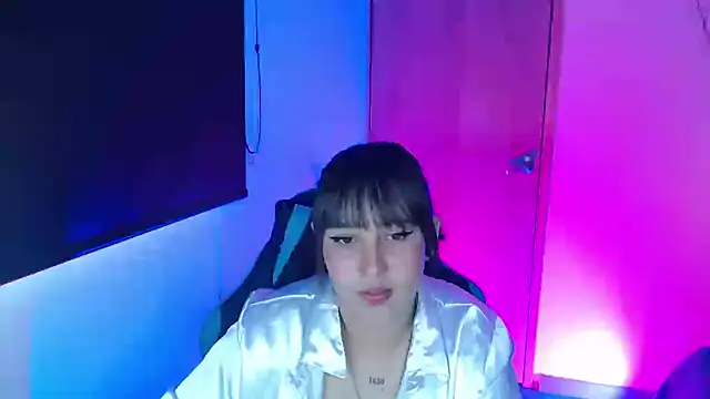 Skarlet Adams28 online show from April 2026 09:32:01 PM