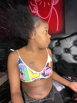 Snapshot of Thyana_LS chatting on September 2025 01:05:02 PM Thyana LS online show from September 2025 01:05:02 PM