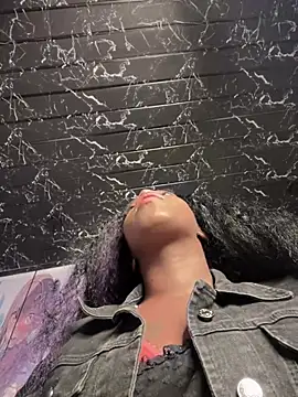 Snapshot of Thyana_LS chatting on February 2025 01:15:02 PM Thyana LS online show from February 2025 01:15:02 PM