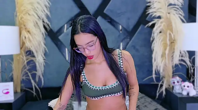 KylieWhite online show from March 2025 04:06:02 PM