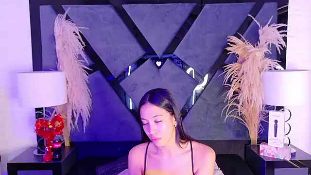 KylieWhite online show from September 2025 12:18:02 PM