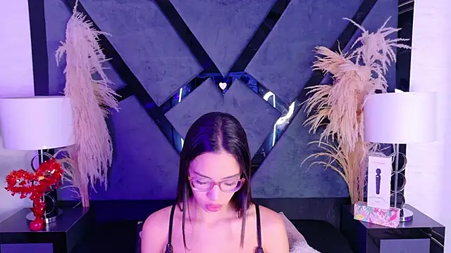 KylieWhite online show from September 2025 01:48:01 PM