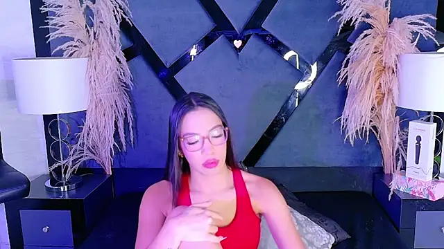 KylieWhite online show from November 2025 01:00:02 PM