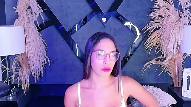 KylieWhite online show from November 2025 01:15:01 PM