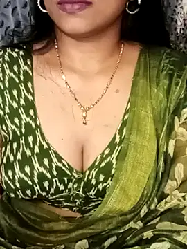 Snapshot of telugu99ramya chatting on December 2024 07:07:01 AM telugu99ramya online show from December 2024 07:07:01 AM