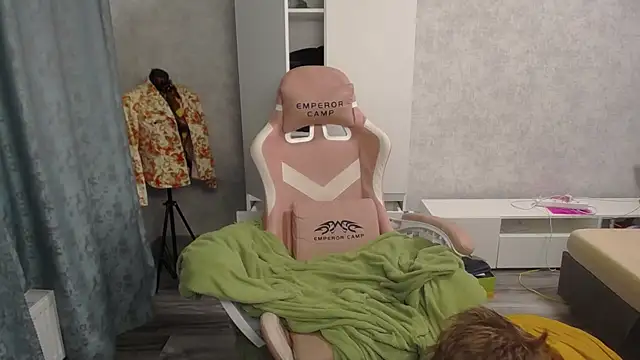 Snapshot of sweetserenity5 chatting on February 2025 08:37:01 PM sweetserenity5 online show from February 2025 08:37:01 PM