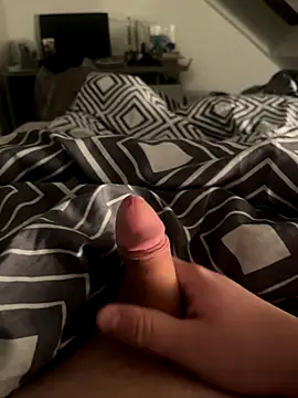 CroKita17 online show from January 2026 10:57:01 PM