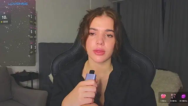 adrianawow1 online show from October 2025 09:15:02 PM