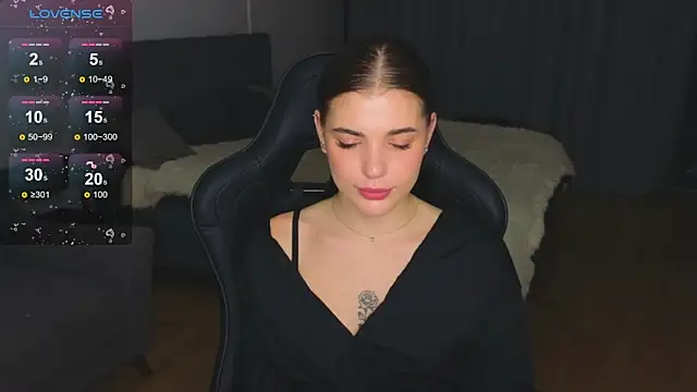 adrianawow1 online show from November 2025 05:58:02 PM