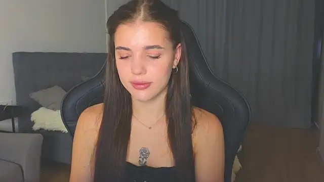 adrianawow1 online show from September 2025 09:42:02 PM