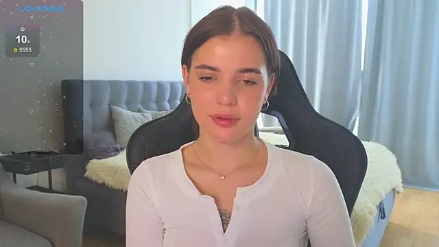 adrianawow1 online show from October 2025 12:17:02 PM