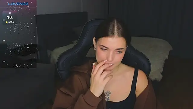 adrianawow1 online show from November 2025 02:45:02 AM