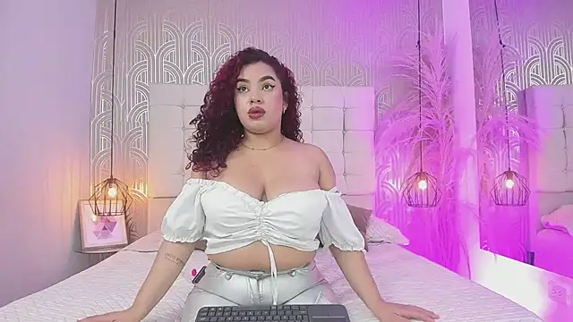 Snapshot of LeylaRangel chatting on March 2025 03:40:01 AM LeylaRangel online show from March 2025 03:40:01 AM