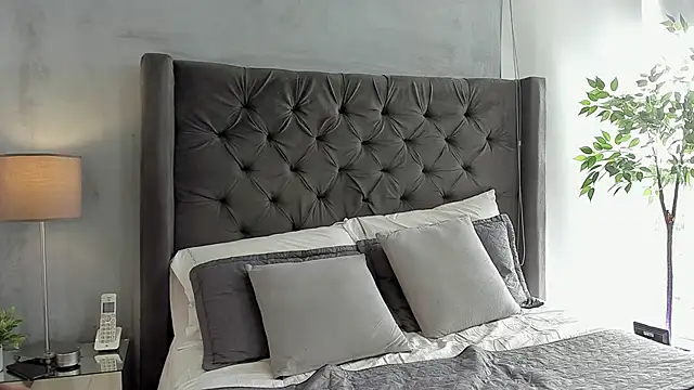 AntonellandJohan online show from February 2025 07:57:02 PM