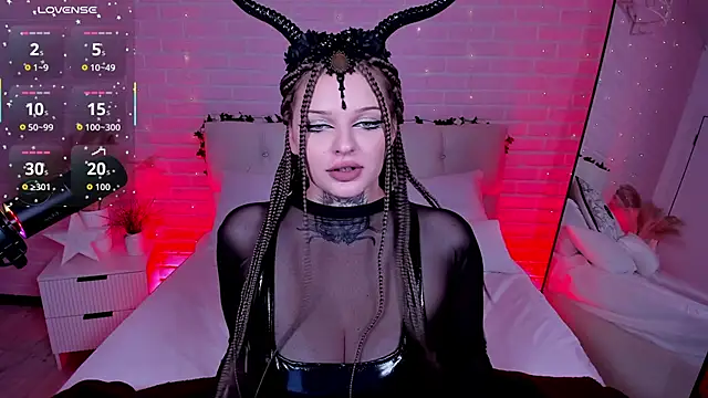 Snapshot of SherriMartinez chatting on October 2025 03:35:02 PM SherriMartinez online show from October 2025 03:35:02 PM