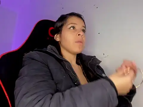 Snapshot of silviamilk chatting on February 2026 01:12:01 PM silviamilk online show from February 2026 01:12:01 PM