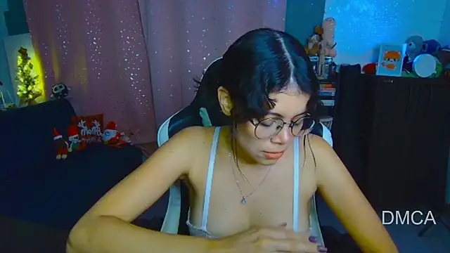 Snapshot of Drea_Foox chatting on December 2025 03:11:01 AM Drea Foox online show from December 2025 03:11:01 AM