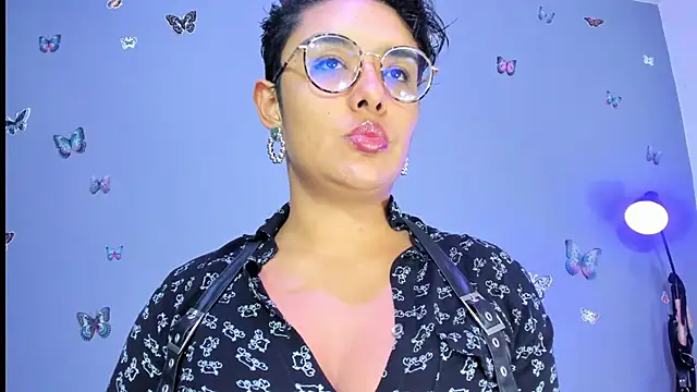 Kaira mosse online show from November 2025 12:31:02 PM