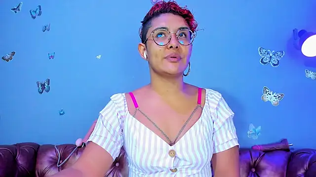 Kaira mosse online show from March 2026 01:00:02 PM