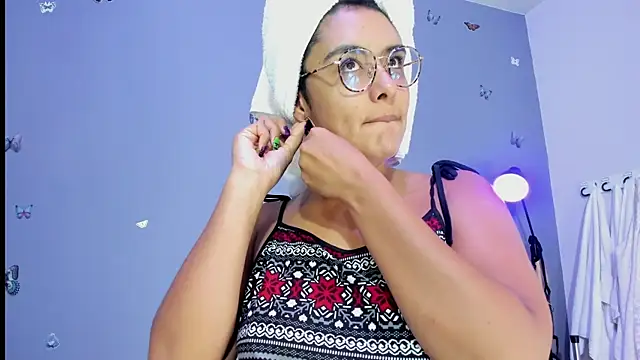 Kaira mosse online show from November 2025 09:58:02 AM