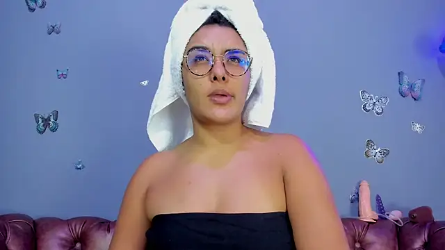 Kaira mosse online show from November 2025 11:32:01 AM