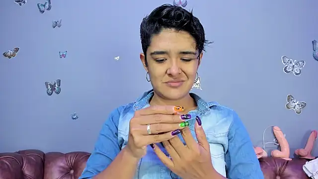 Kaira mosse online show from November 2025 11:44:01 AM