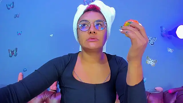 Kaira mosse online show from April 2026 12:33:02 PM