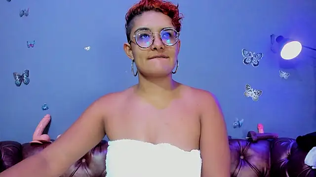 Kaira mosse online show from March 2026 12:10:01 PM