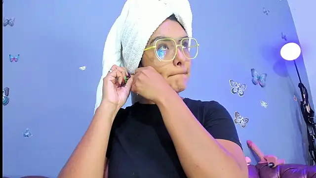 Kaira mosse online show from November 2025 11:25:02 AM