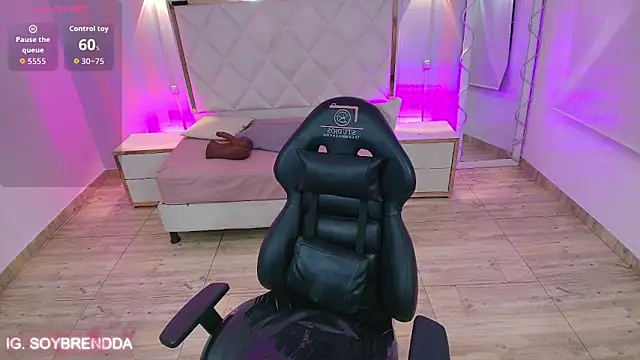 Brendda tay online show from November 2025 03:22:01 AM