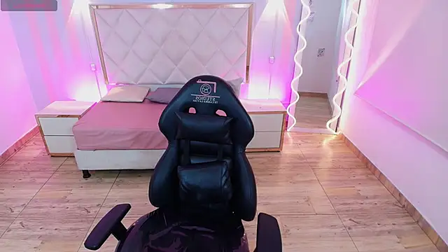 Brendda tay online show from November 2025 02:56:01 AM