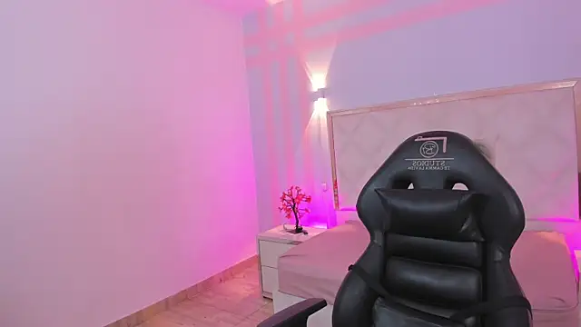 Brendda tay online show from April 2026 03:19:01 AM