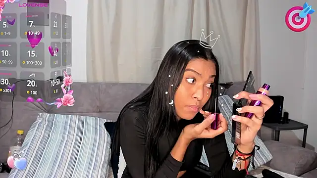 Snapshot of AnneteLynch chatting on December 2025 08:30:02 PM AnneteLynch online show from December 2025 08:30:02 PM