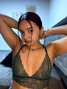 Melanyprada online show from December 2025 09:26:01 AM