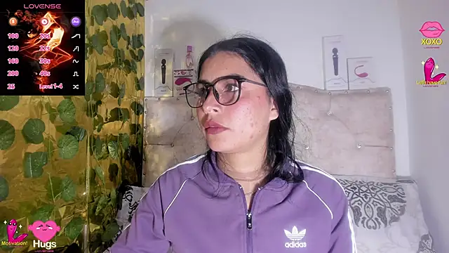 cristalconnorr online show from October 2025 10:33:01 PM