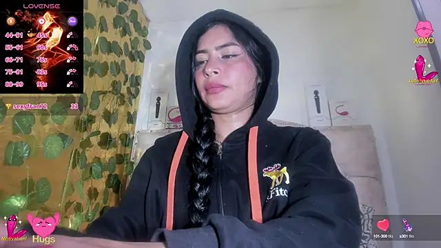 cristalconnorr online show from October 2025 05:58:02 PM