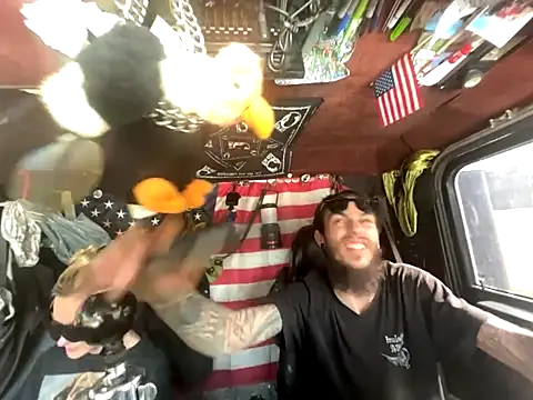 Snapshot of XMeF10 chatting on January 2026 04:57:02 PM XMeF10 online show from January 2026 04:57:02 PM