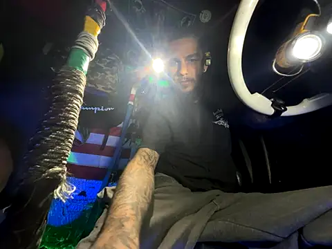 Snapshot of XMeF10 chatting on November 2025 10:37:02 AM XMeF10 online show from November 2025 10:37:02 AM