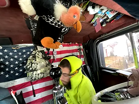 Snapshot of XMeF10 chatting on December 2025 07:08:01 PM XMeF10 online show from December 2025 07:08:01 PM