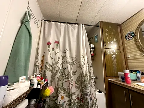 Snapshot of XMeF10 chatting on November 2025 11:09:01 PM XMeF10 online show from November 2025 11:09:01 PM