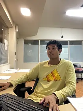 Brencuz online show from October 2025 05:14:02 PM