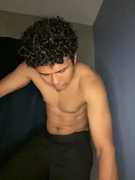 Brencuz online show from October 2025 01:48:01 AM