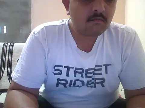 Snapshot of Akhil3290 chatting on May 2026 03:39:02 PM Akhil3290 online show from May 2026 03:39:02 PM