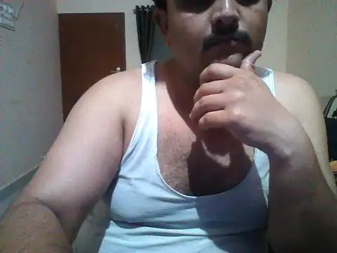 Snapshot of Akhil3290 chatting on May 2026 06:04:02 PM Akhil3290 online show from May 2026 06:04:02 PM