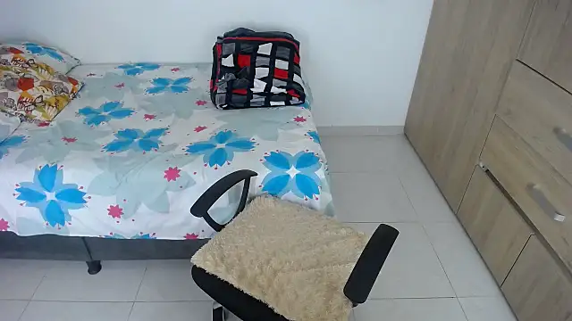 miajoseph  online show from September 2025 04:29:01 AM